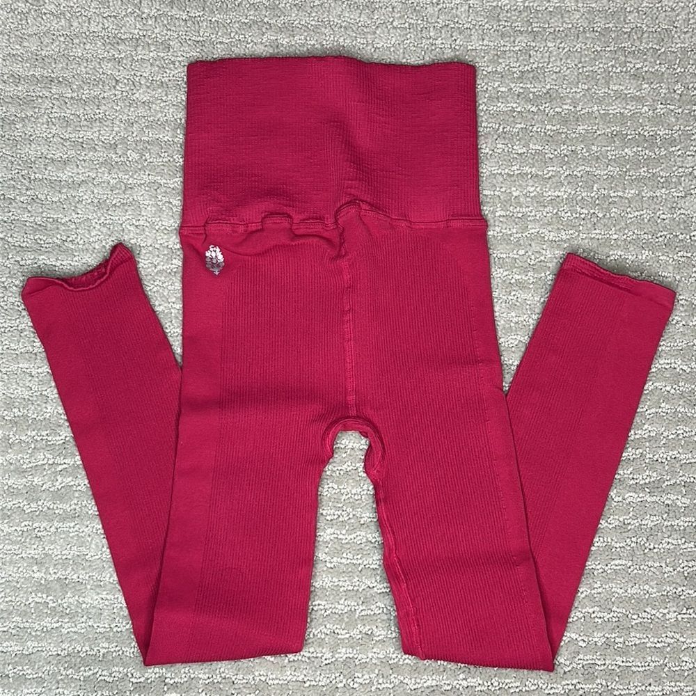 FREE PEOPLE | NWOT Ultra High-Rise 7/8 Happiness Runs Leggings in Lovestruck - Picture 2 of 2